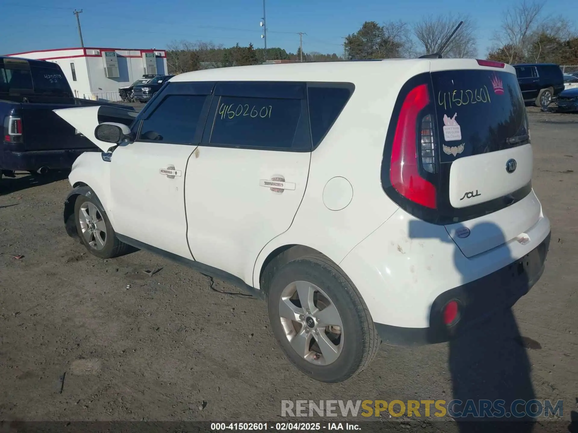 3 fotografías del automóvil dañado KNDJN2A26K7002086 KIA SOUL 2019