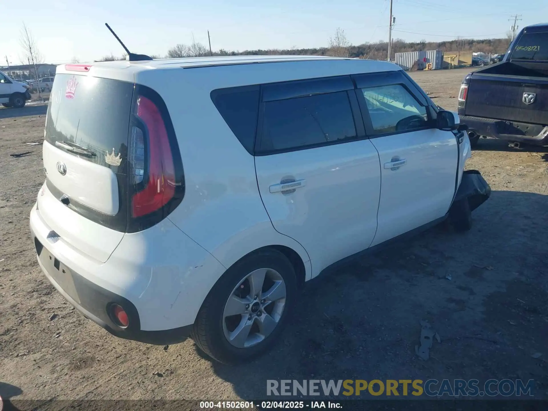 4 fotografías del automóvil dañado KNDJN2A26K7002086 KIA SOUL 2019