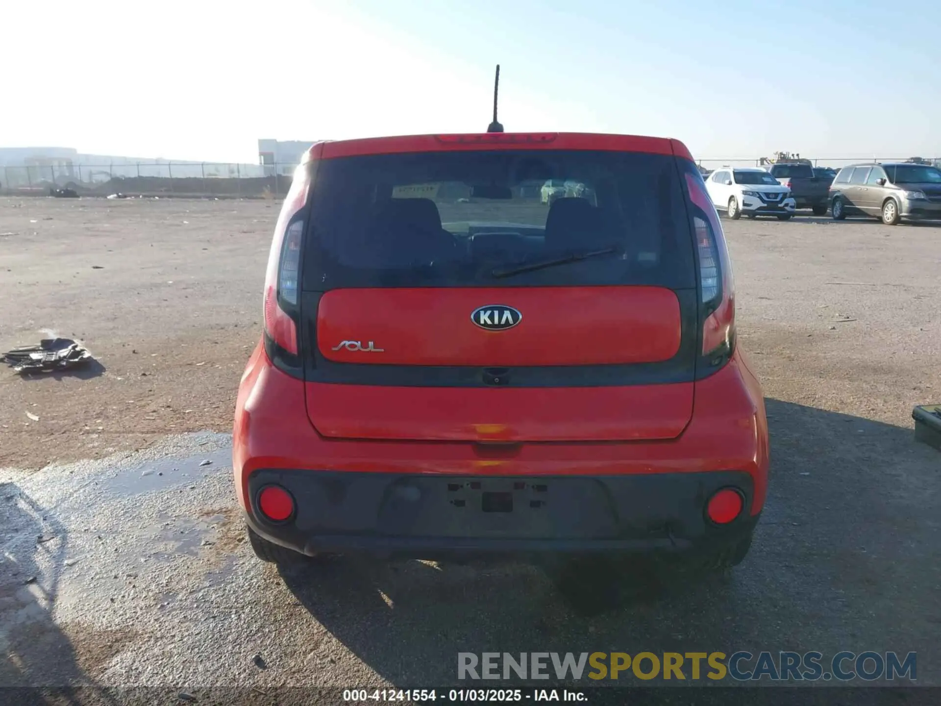 17 fotografías del automóvil dañado KNDJN2A26K7015212 KIA SOUL 2019