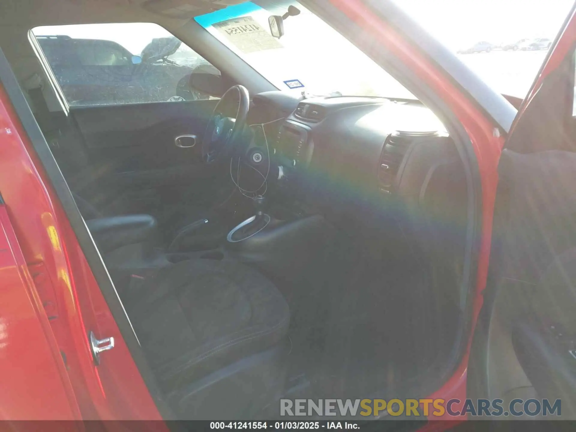 5 fotografías del automóvil dañado KNDJN2A26K7015212 KIA SOUL 2019