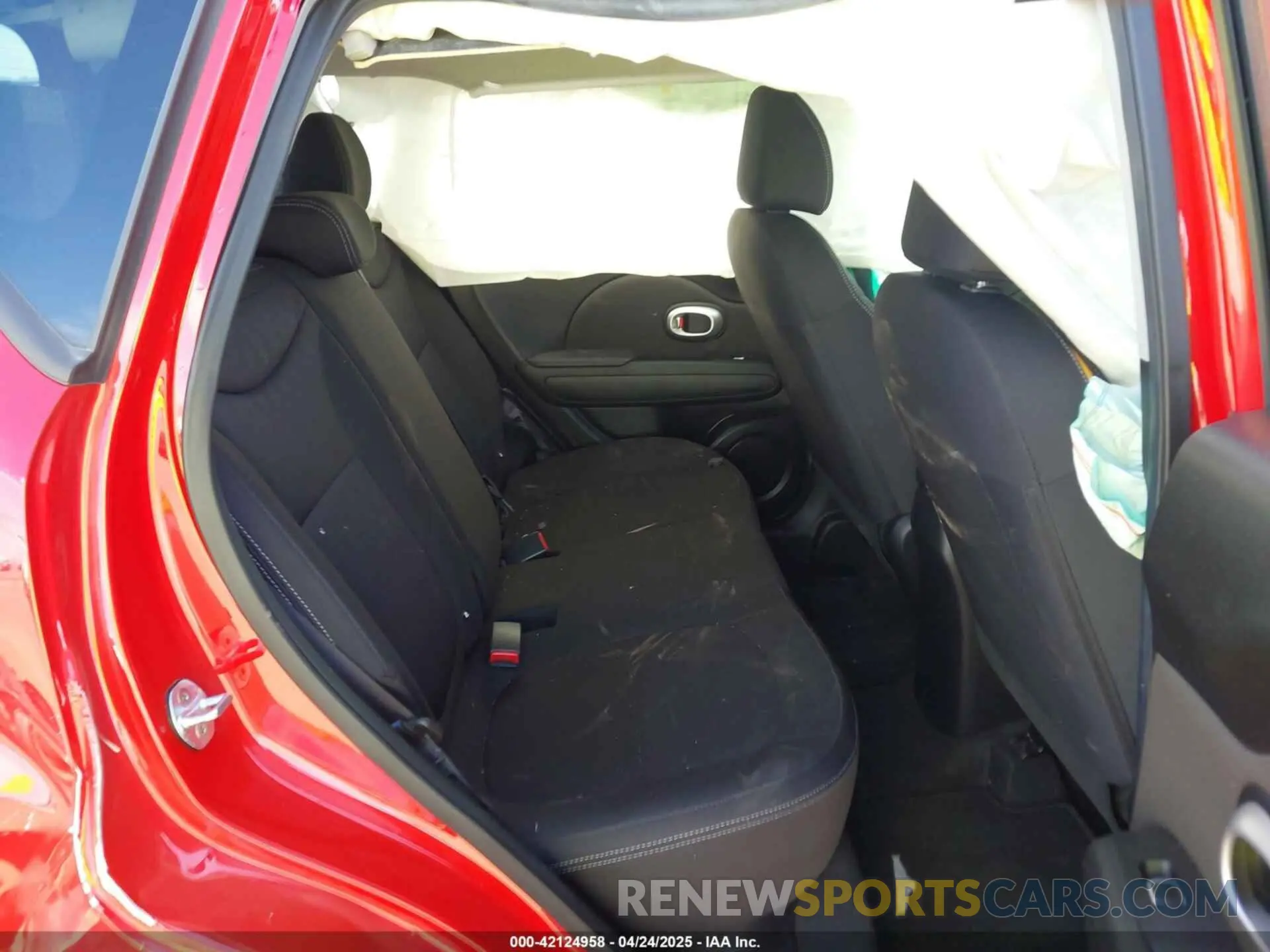 8 fotografías del automóvil dañado KNDJN2A26K7668364 KIA SOUL 2019