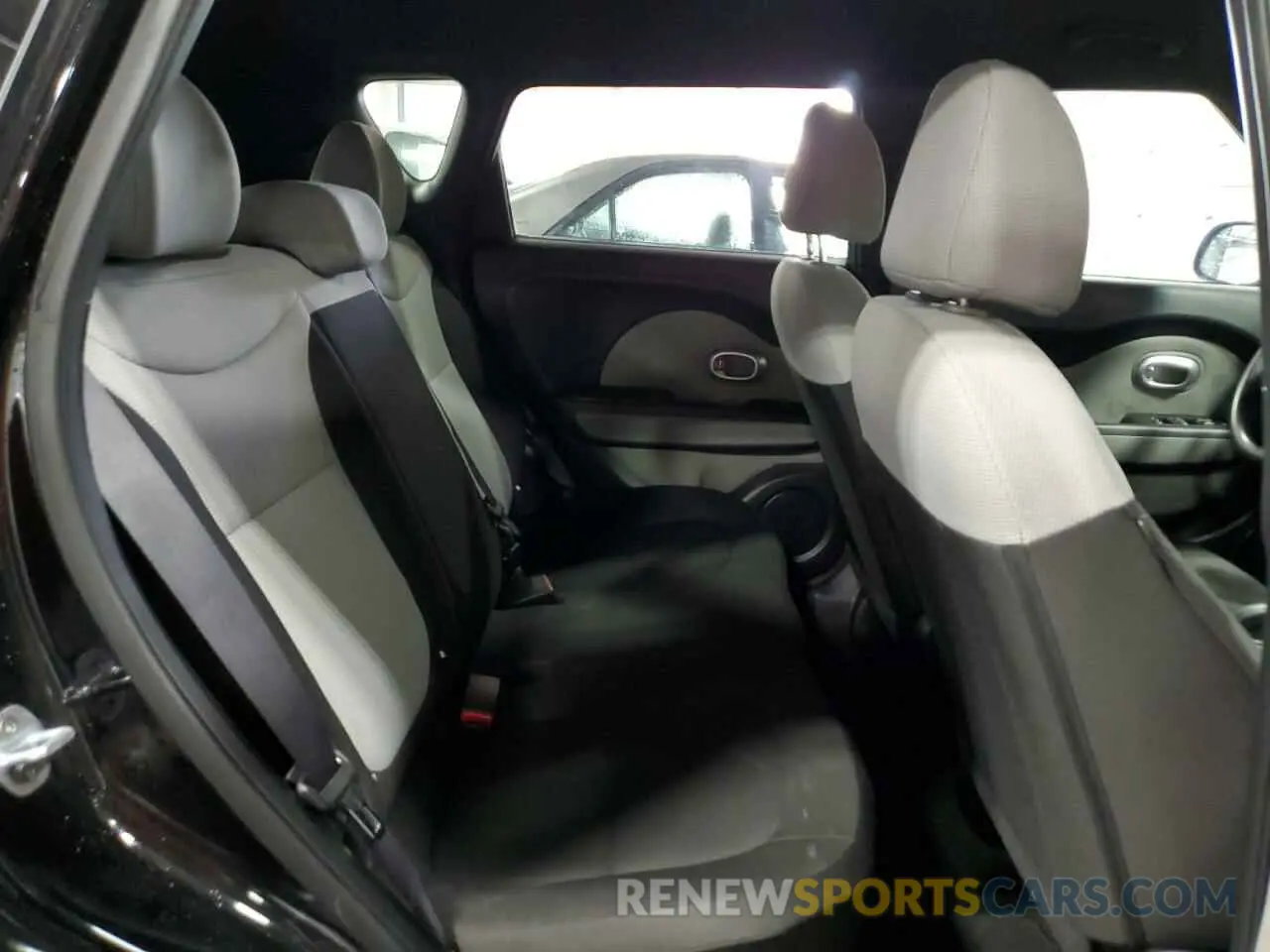 11 fotografías del automóvil dañado KNDJN2A26K7676982 KIA SOUL 2019