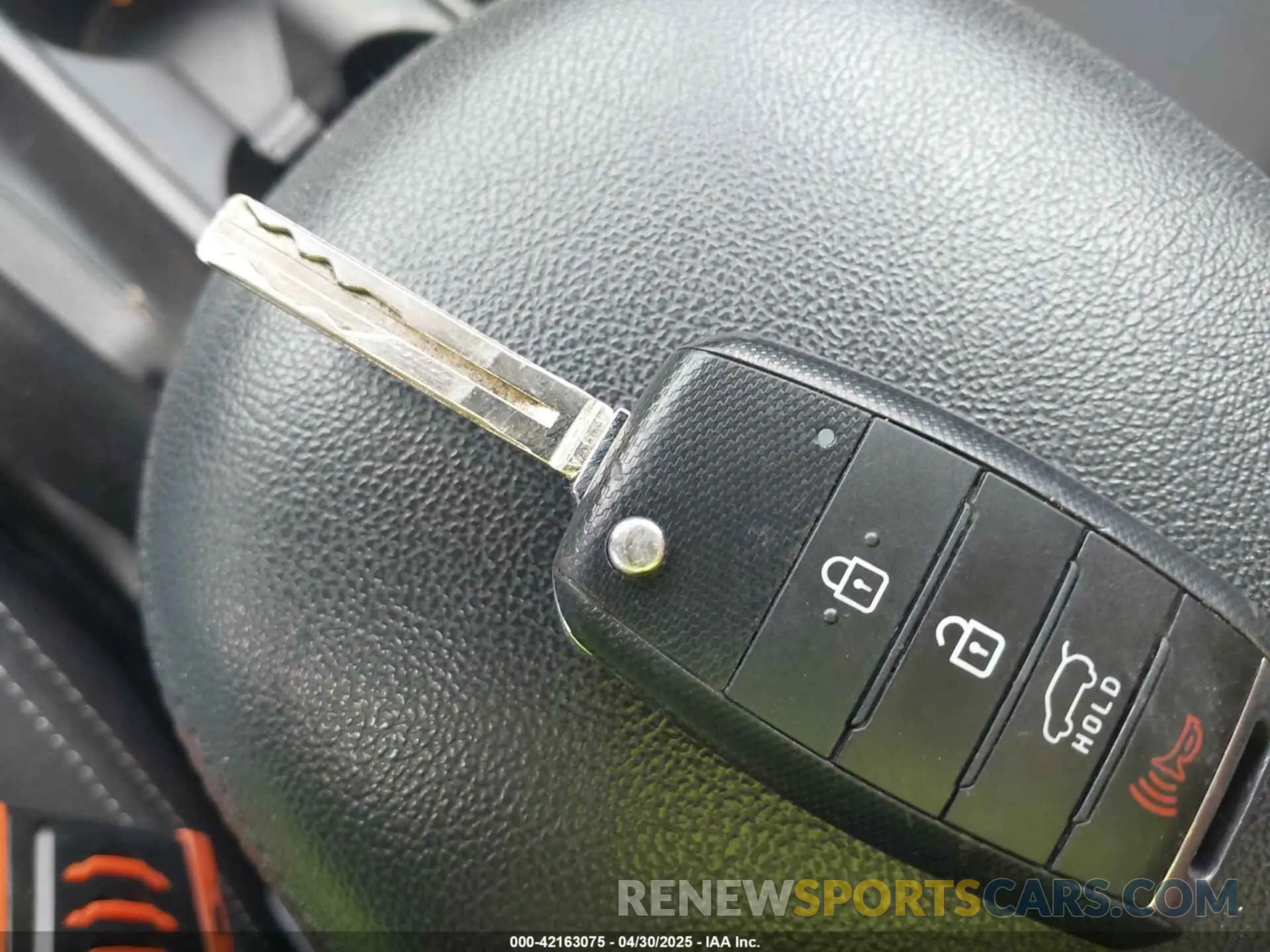 11 fotografías del automóvil dañado KNDJN2A26K7920520 KIA SOUL 2019