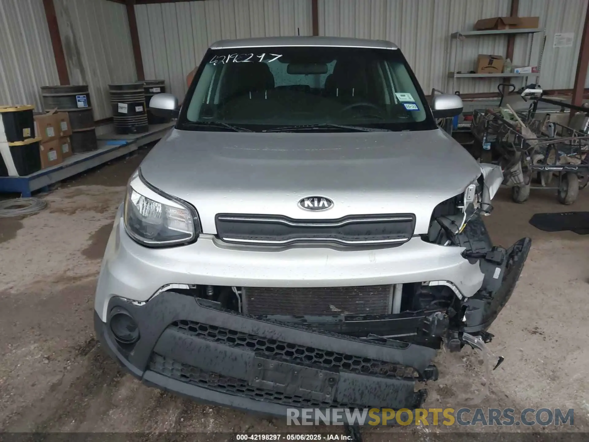 12 fotografías del automóvil dañado KNDJN2A27K7013680 KIA SOUL 2019