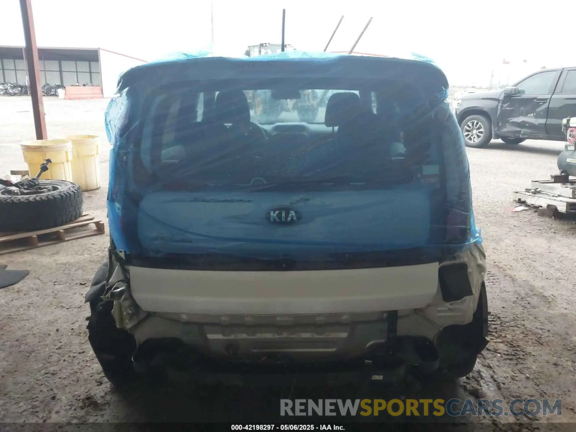 16 fotografías del automóvil dañado KNDJN2A27K7013680 KIA SOUL 2019