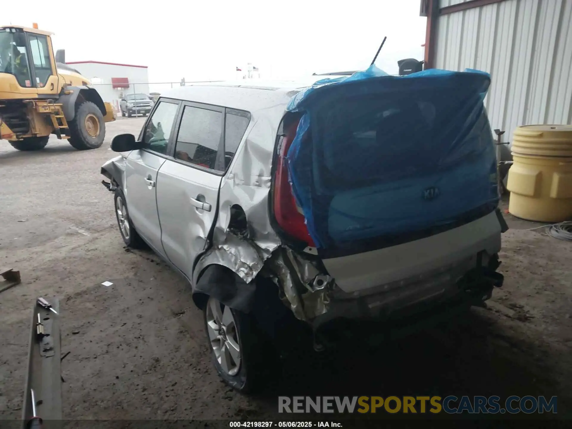 3 fotografías del automóvil dañado KNDJN2A27K7013680 KIA SOUL 2019