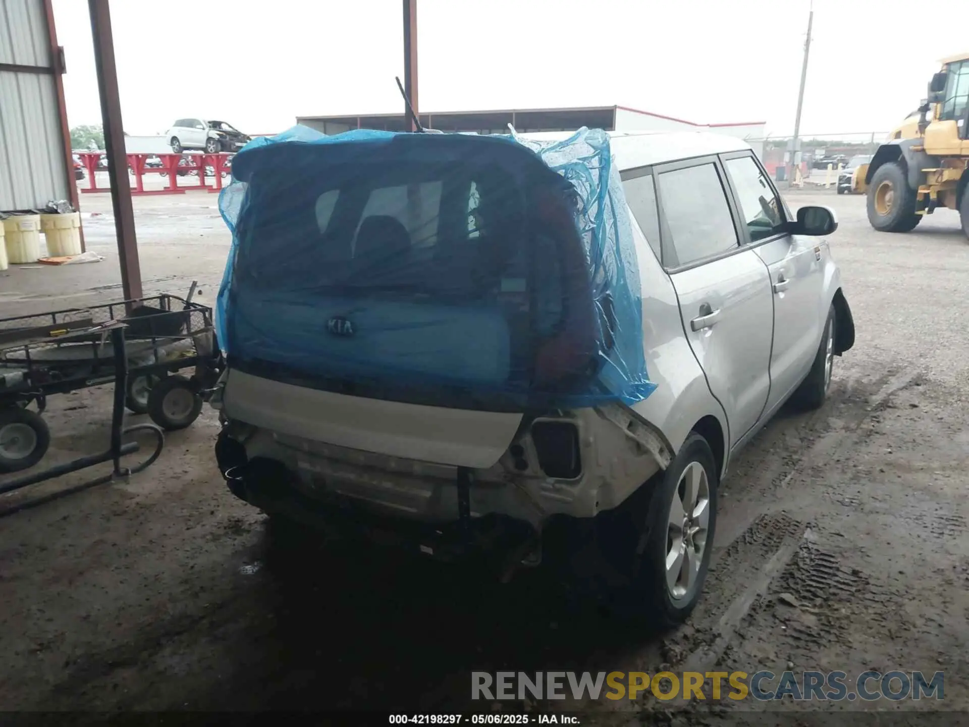 4 fotografías del automóvil dañado KNDJN2A27K7013680 KIA SOUL 2019