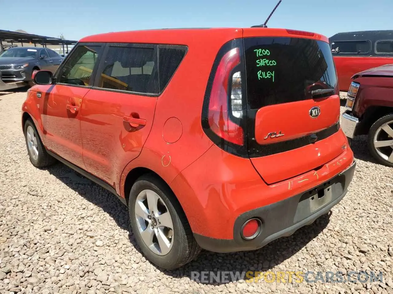 2 fotografías del automóvil dañado KNDJN2A27K7024887 KIA SOUL 2019