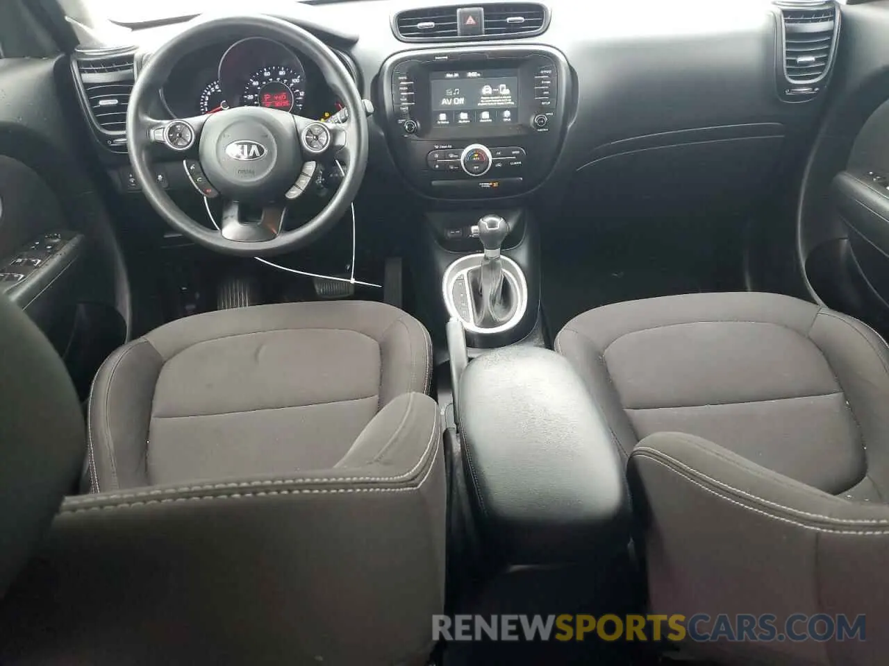 8 fotografías del automóvil dañado KNDJN2A27K7671712 KIA SOUL 2019