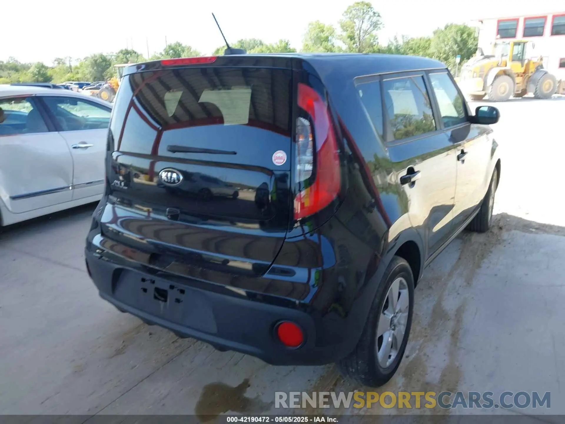 4 fotografías del automóvil dañado KNDJN2A27K7911003 KIA SOUL 2019