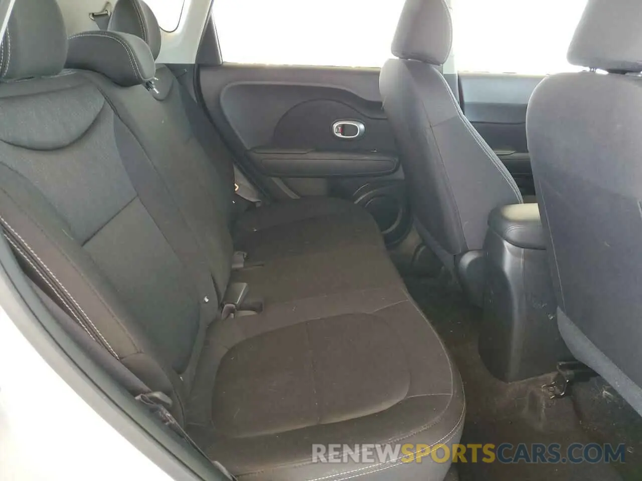 12 fotografías del automóvil dañado KNDJN2A28K7002798 KIA SOUL 2019