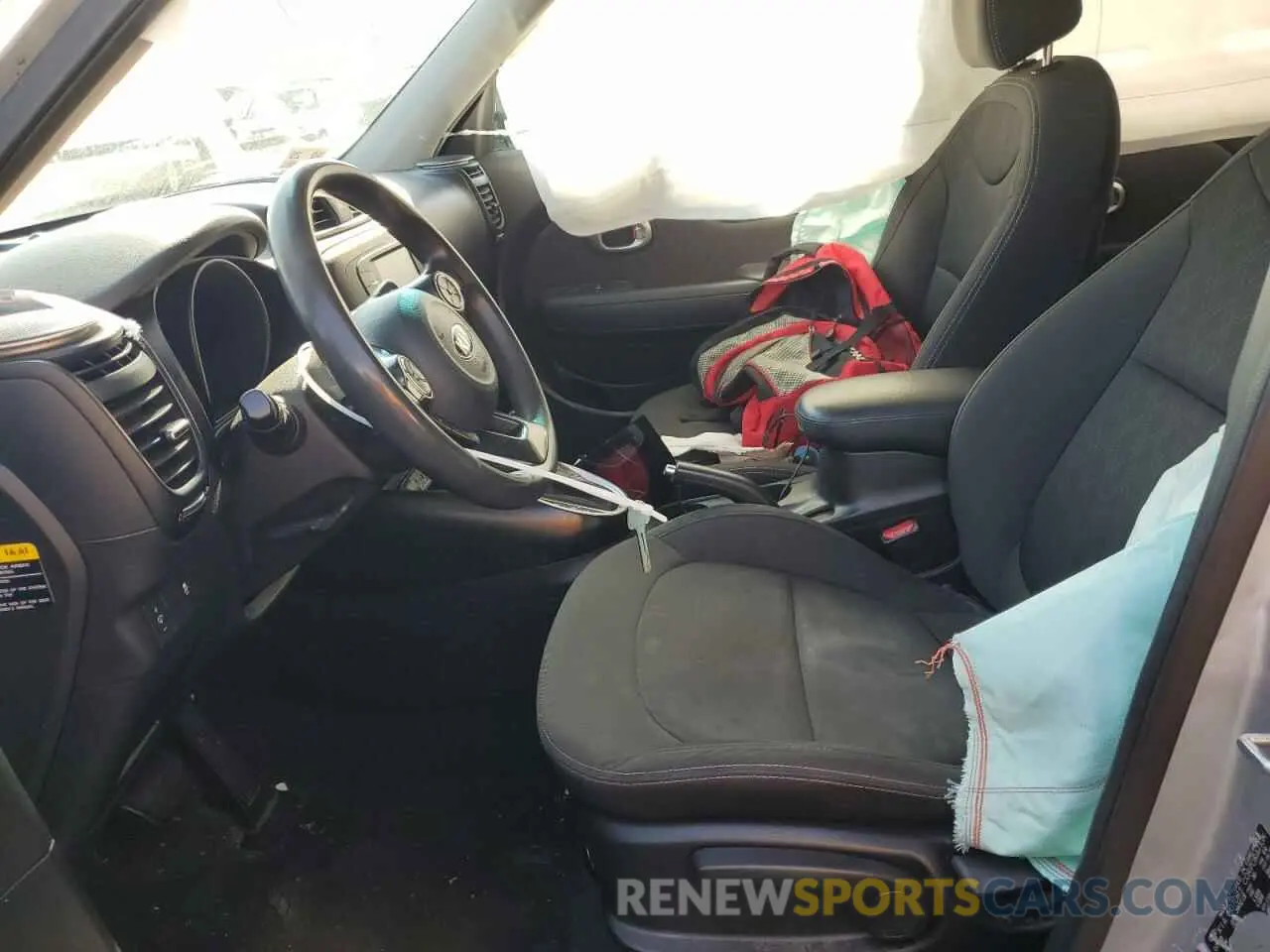 7 fotografías del automóvil dañado KNDJN2A28K7666566 KIA SOUL 2019