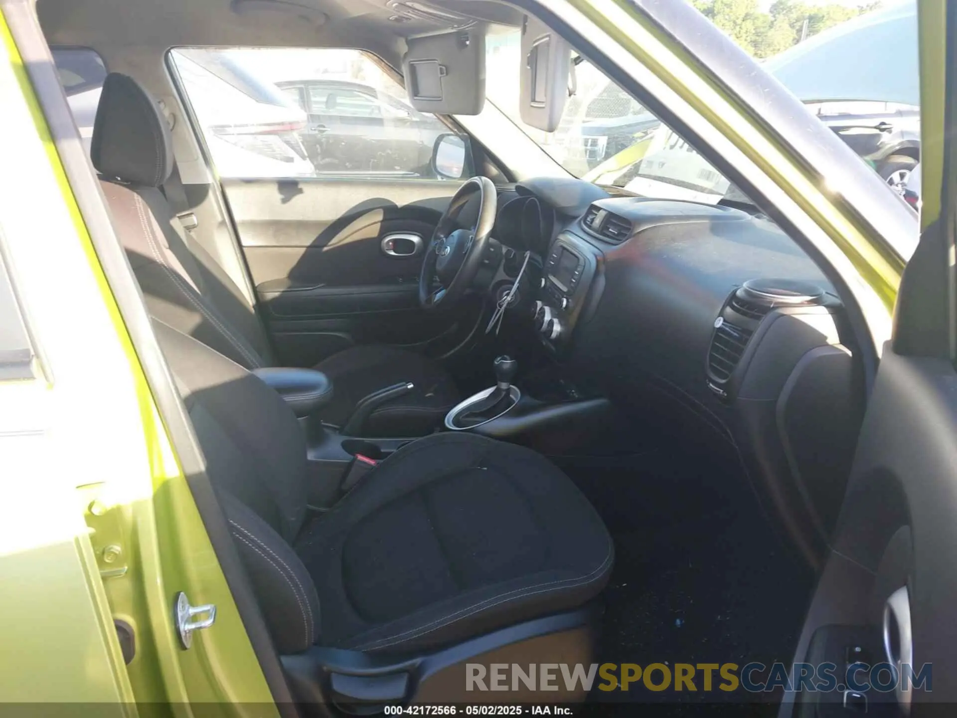 5 fotografías del automóvil dañado KNDJN2A28K7914346 KIA SOUL 2019