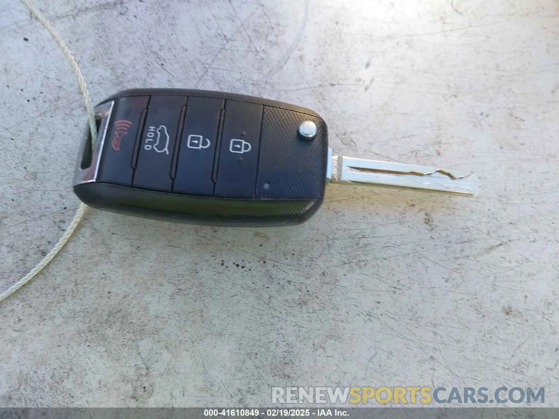 11 fotografías del automóvil dañado KNDJN2A29K7015236 KIA SOUL 2019