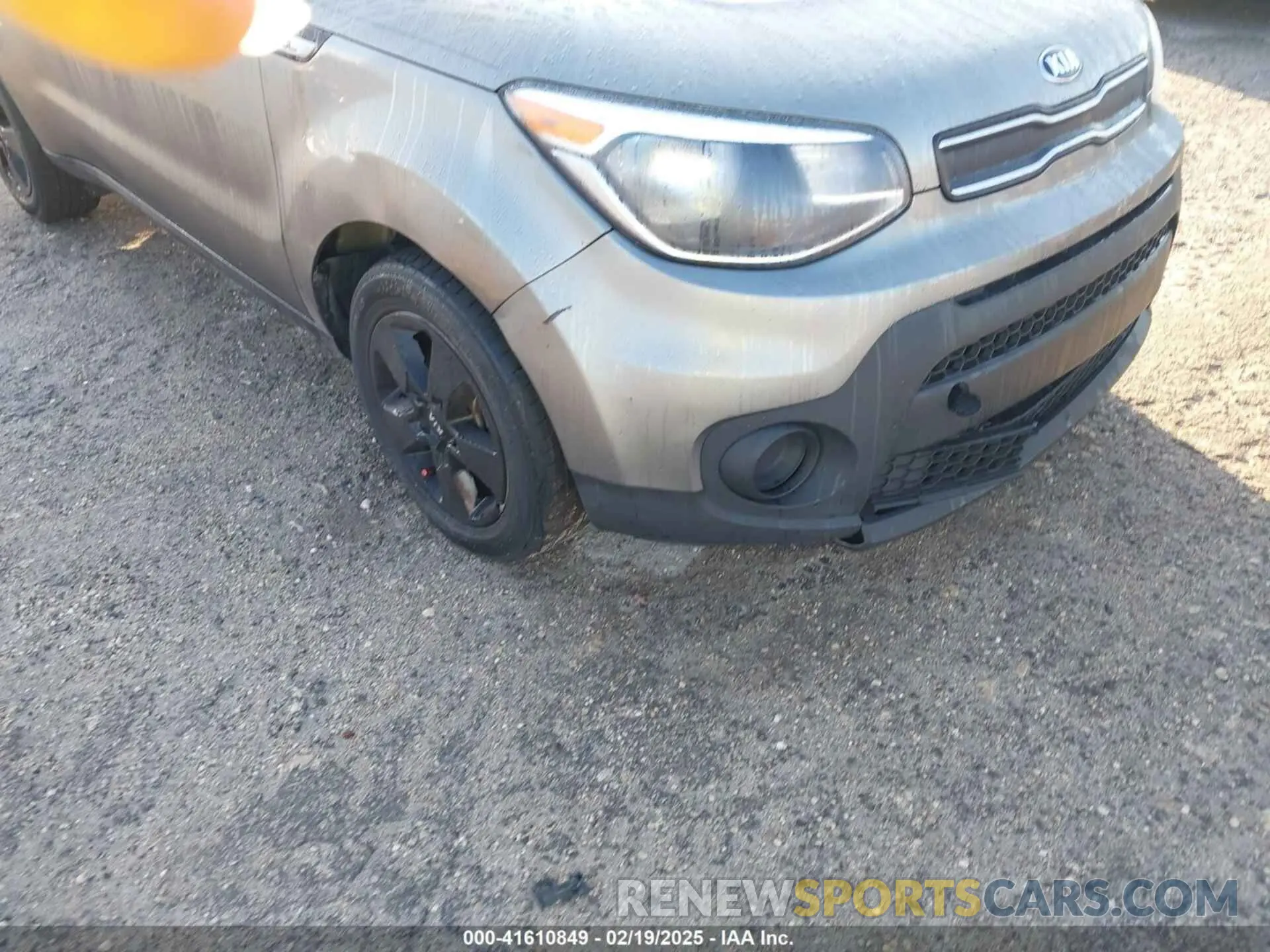 17 fotografías del automóvil dañado KNDJN2A29K7015236 KIA SOUL 2019