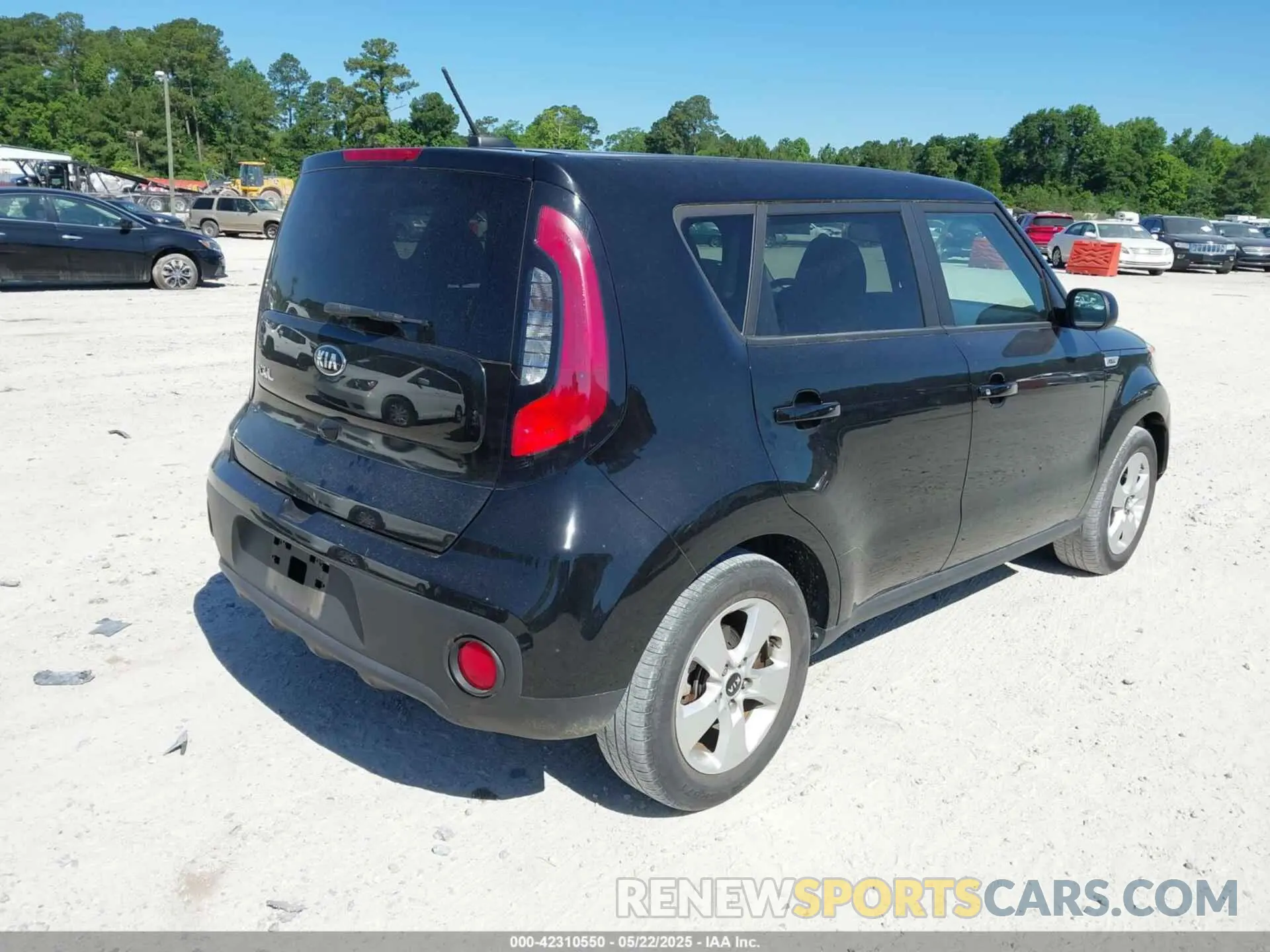 4 fotografías del automóvil dañado KNDJN2A29K7017178 KIA SOUL 2019