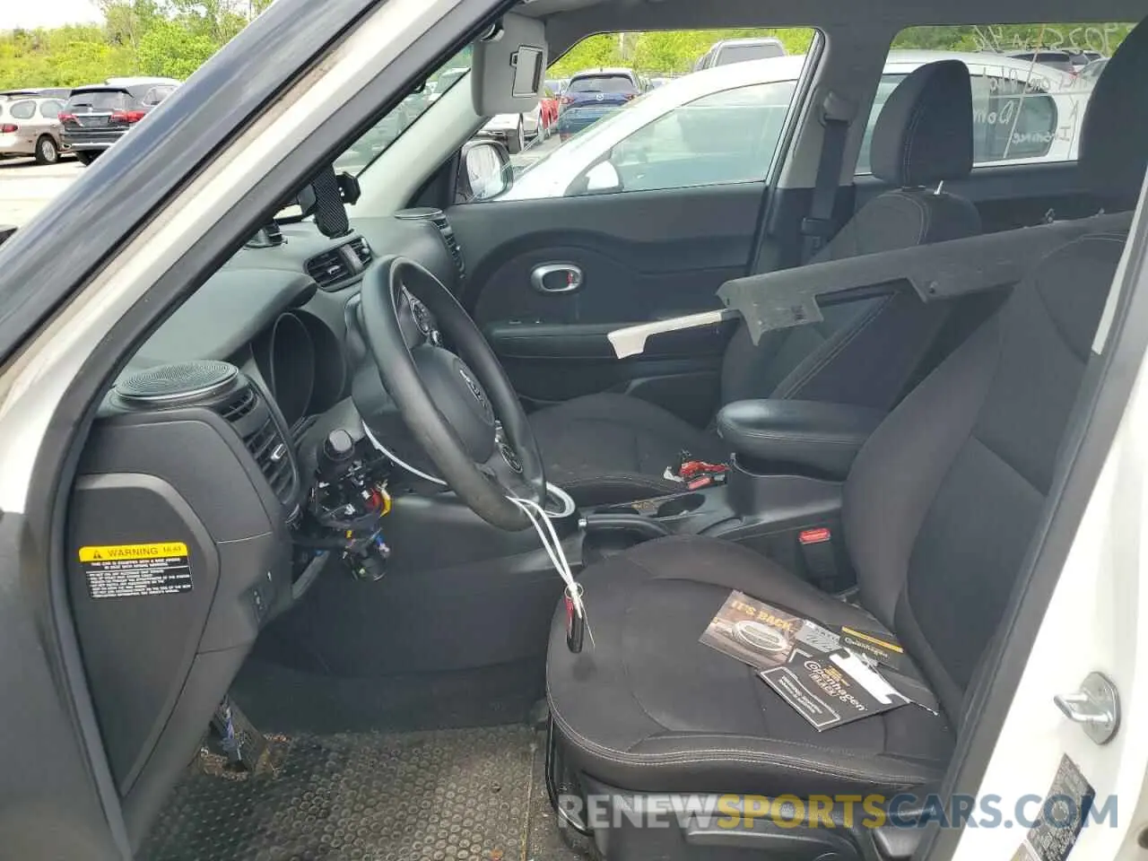 7 fotografías del automóvil dañado KNDJN2A29K7018427 KIA SOUL 2019