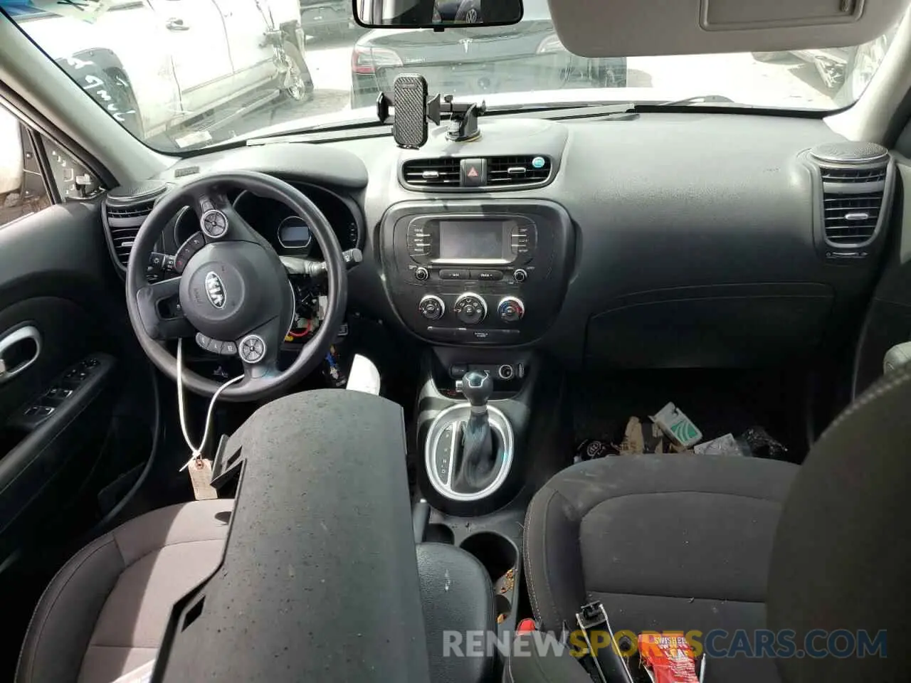 8 fotografías del automóvil dañado KNDJN2A29K7018427 KIA SOUL 2019