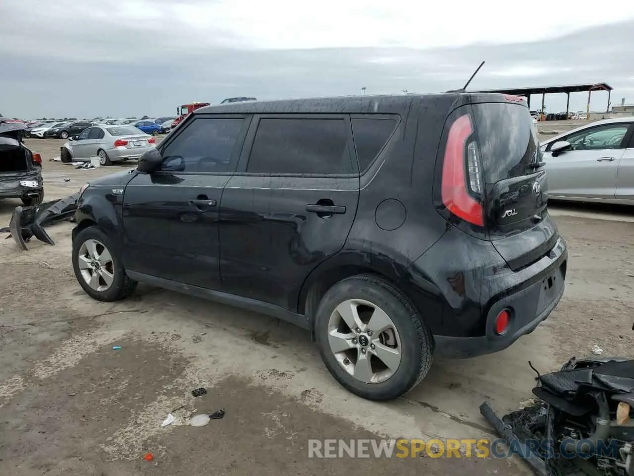 2 fotografías del automóvil dañado KNDJN2A29K7020016 KIA SOUL 2019