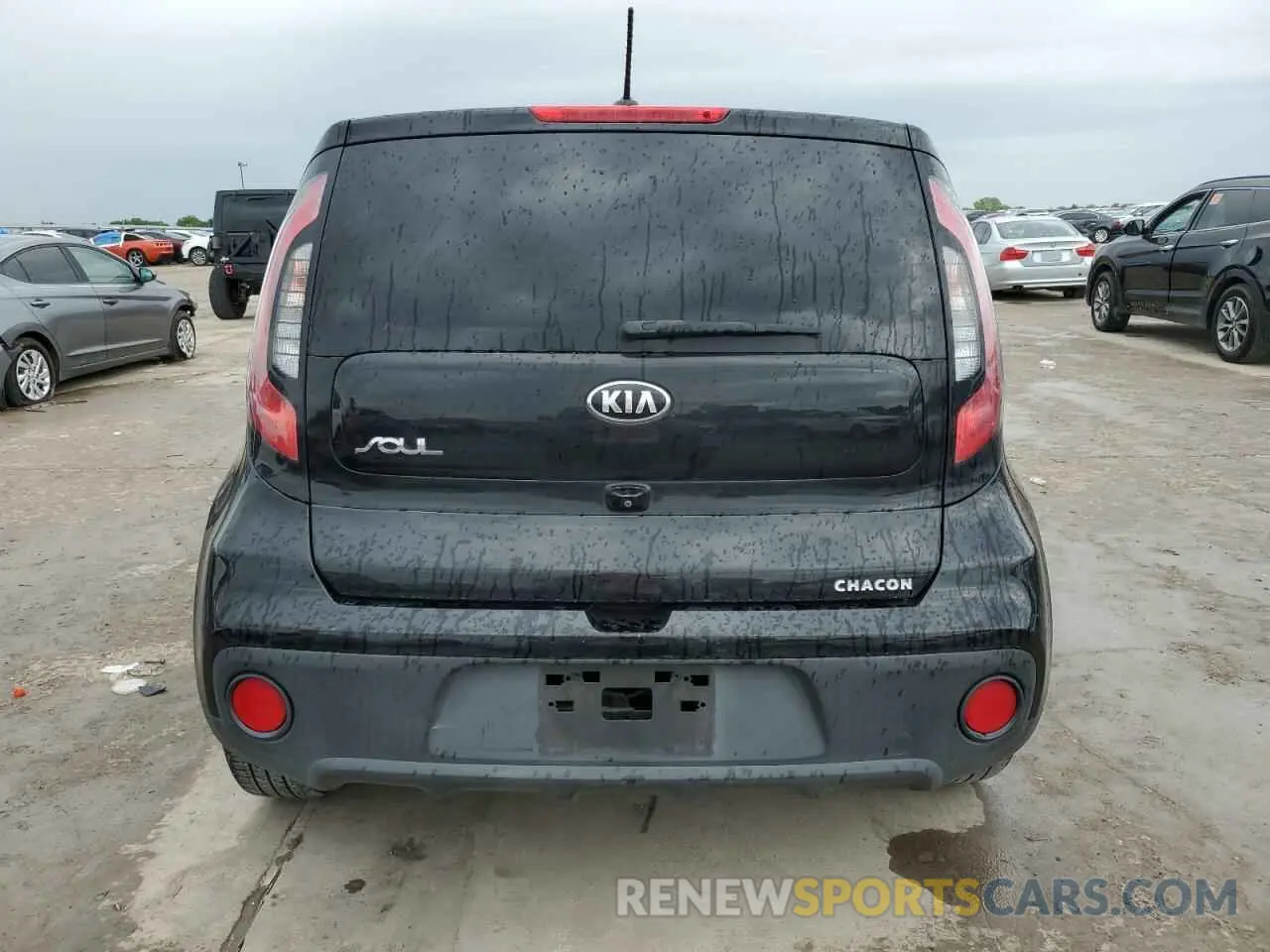 8 fotografías del automóvil dañado KNDJN2A29K7020016 KIA SOUL 2019