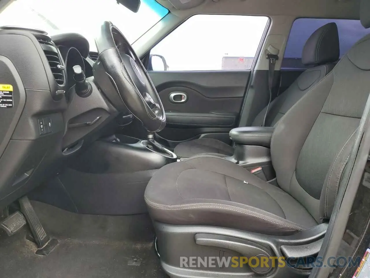 9 fotografías del automóvil dañado KNDJN2A29K7020016 KIA SOUL 2019