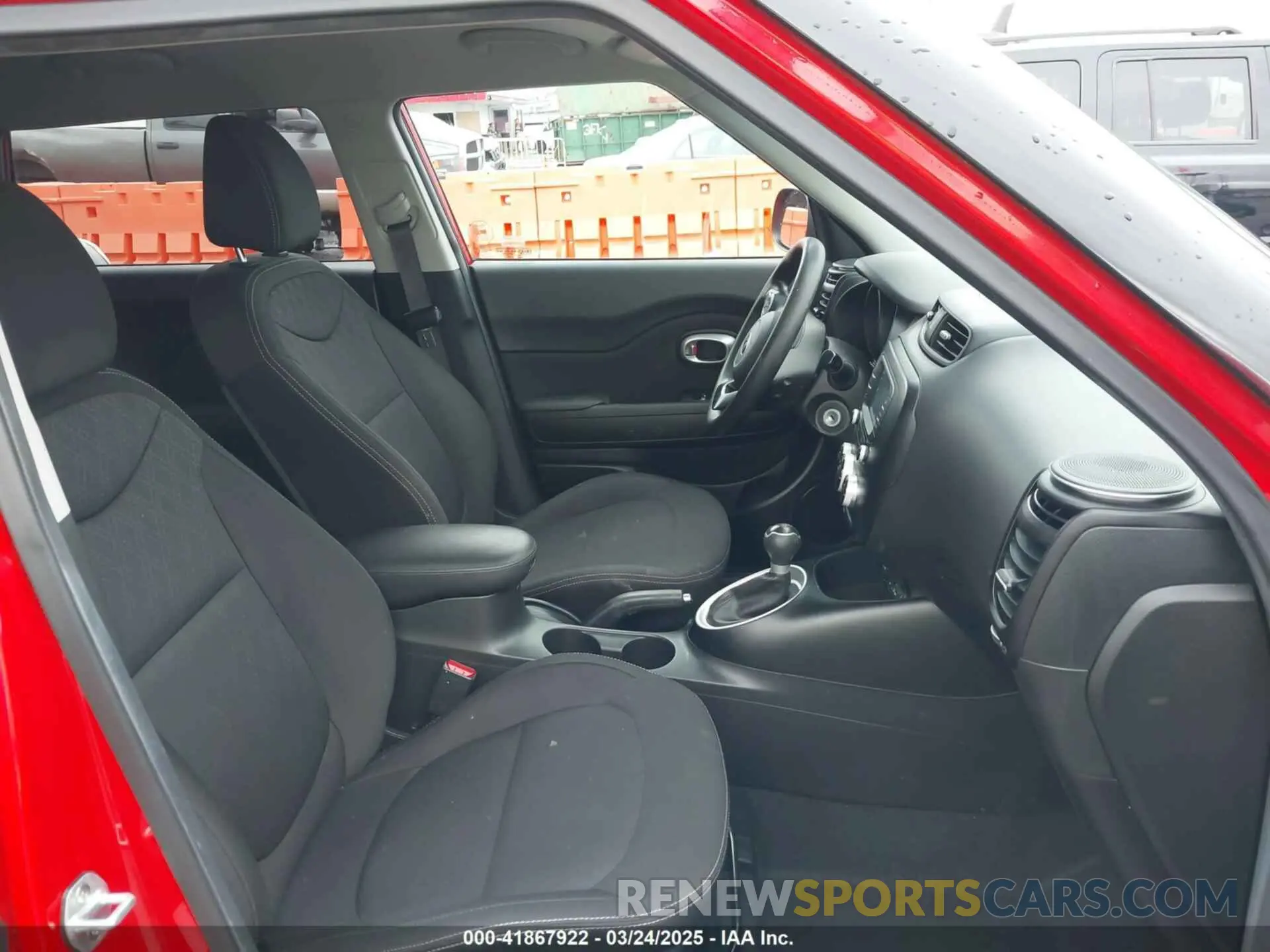 5 fotografías del automóvil dañado KNDJN2A29K7650098 KIA SOUL 2019