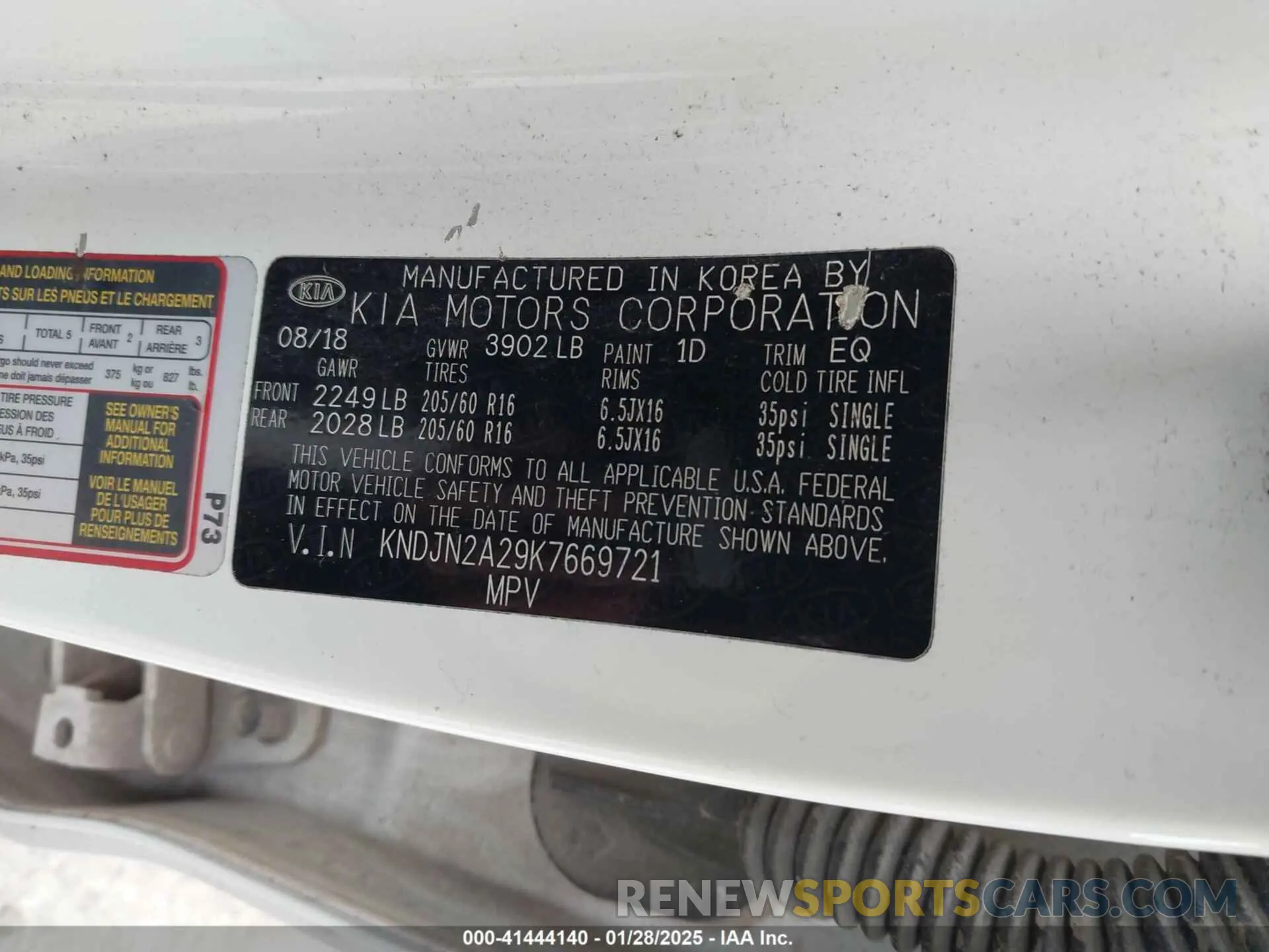 9 fotografías del automóvil dañado KNDJN2A29K7669721 KIA SOUL 2019