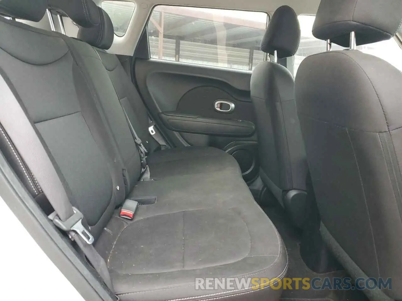 10 fotografías del automóvil dañado KNDJN2A29K7687250 KIA SOUL 2019