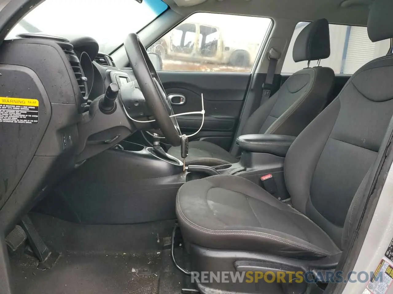 7 fotografías del automóvil dañado KNDJN2A29K7687250 KIA SOUL 2019