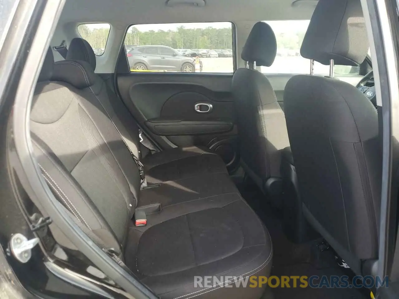 10 fotografías del automóvil dañado KNDJN2A29K7921032 KIA SOUL 2019