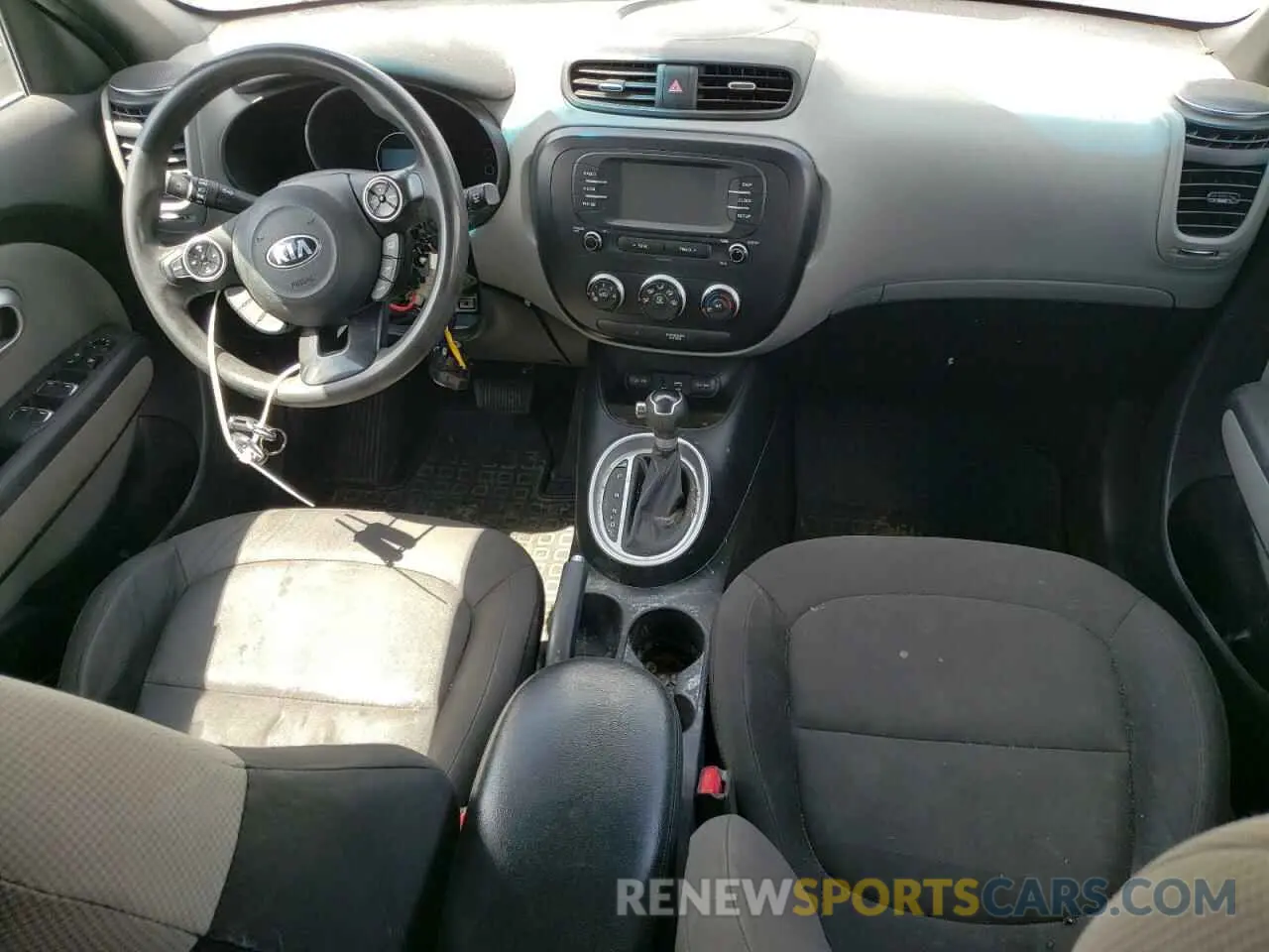 8 fotografías del automóvil dañado KNDJN2A2XK7023250 KIA SOUL 2019