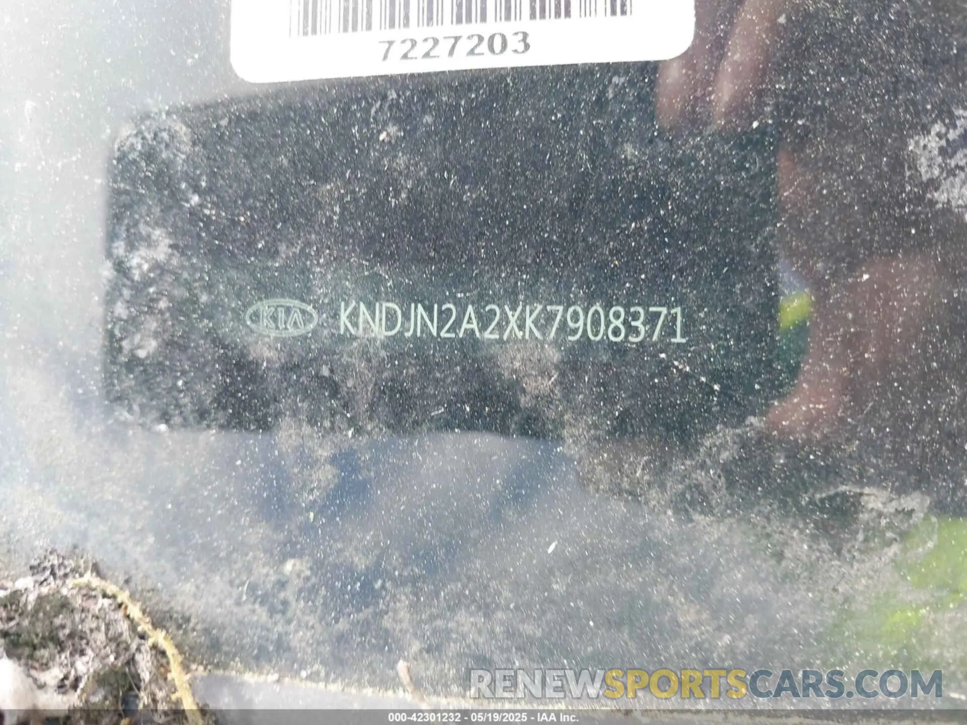 16 fotografías del automóvil dañado KNDJN2A2XK7908371 KIA SOUL 2019