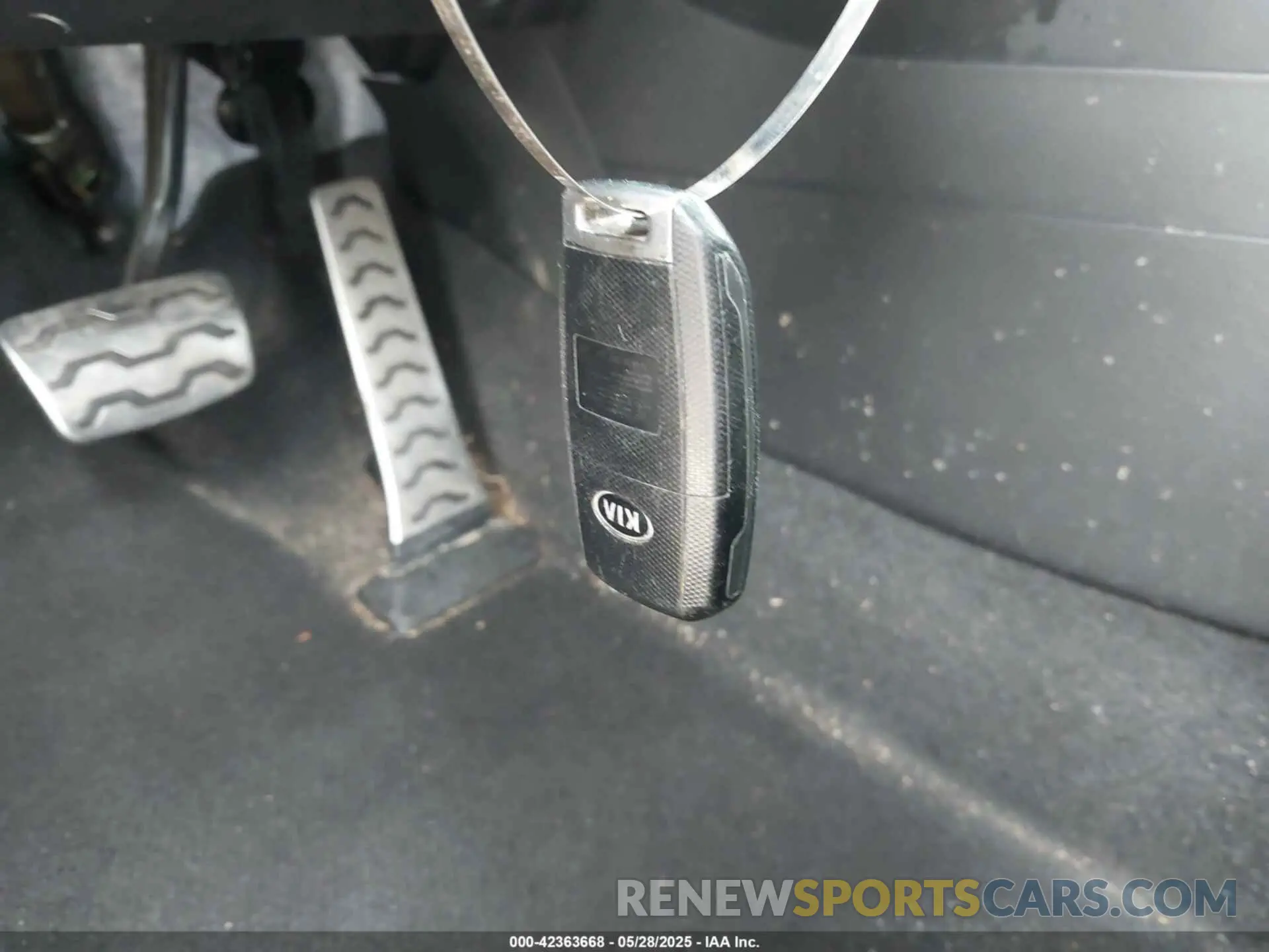 11 fotografías del automóvil dañado KNDJP3A50K7014633 KIA SOUL 2019