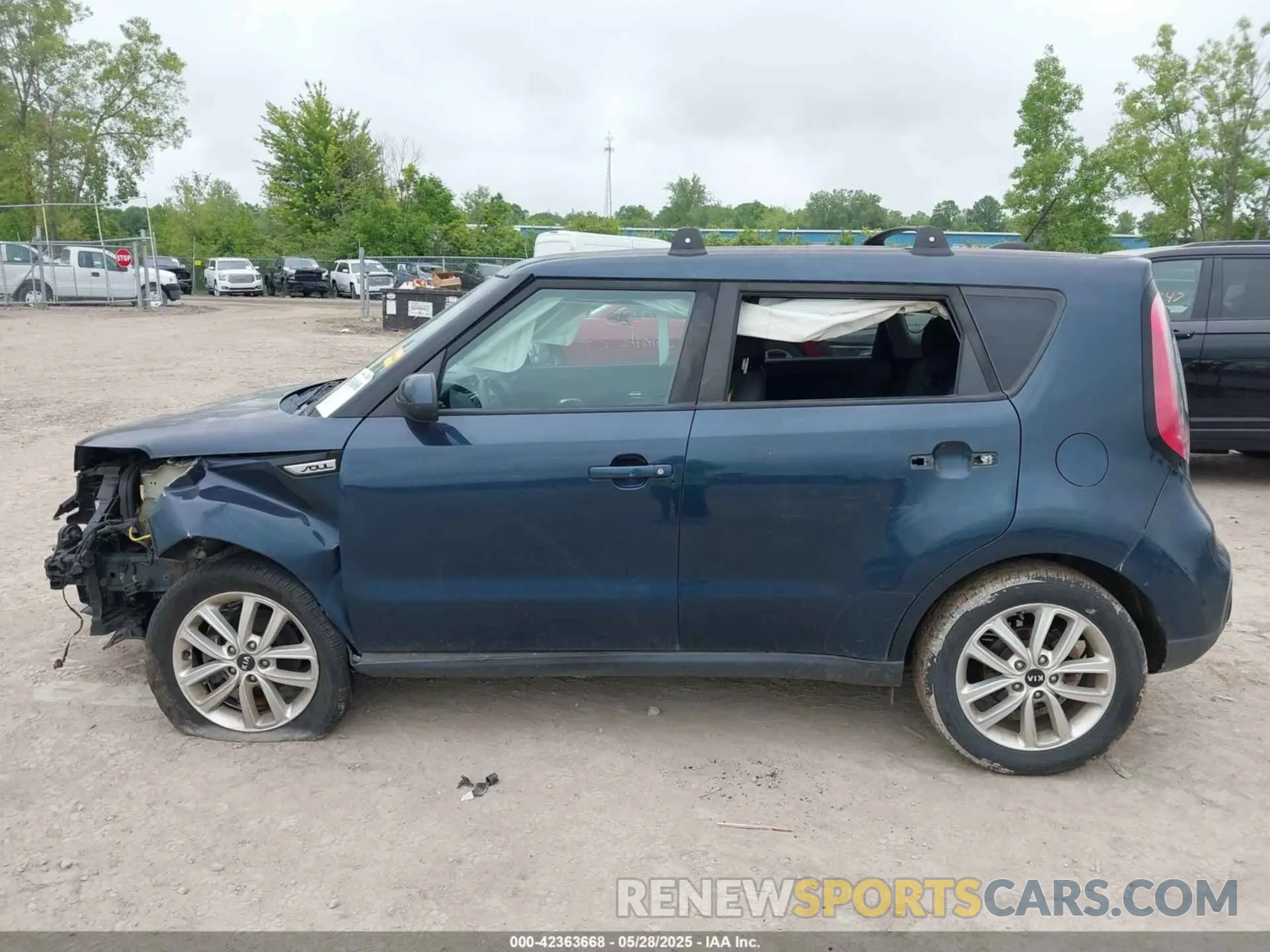 15 fotografías del automóvil dañado KNDJP3A50K7014633 KIA SOUL 2019