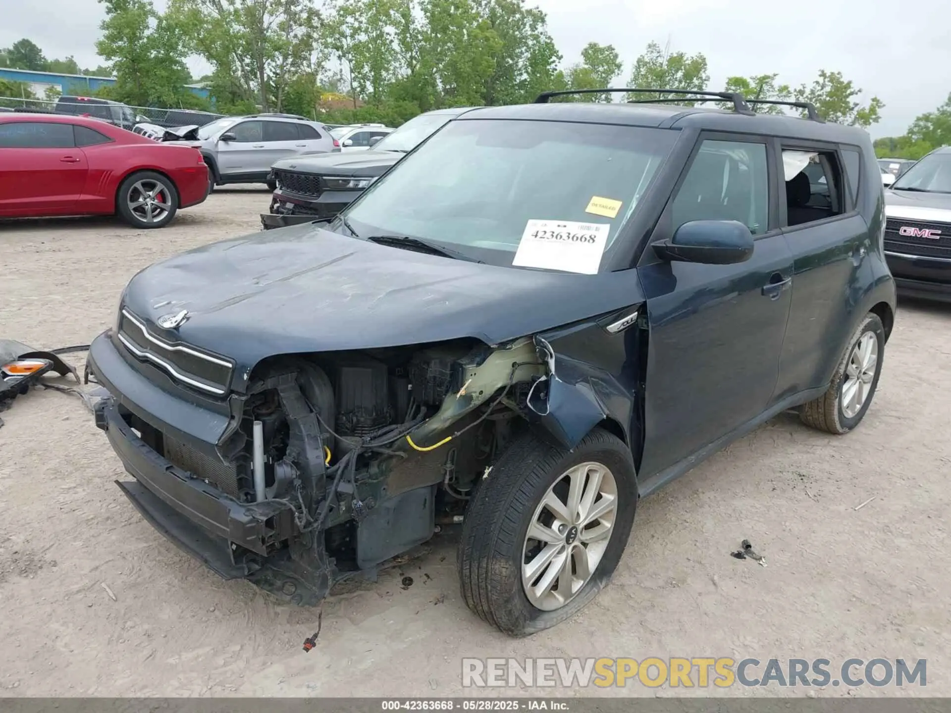 2 fotografías del automóvil dañado KNDJP3A50K7014633 KIA SOUL 2019