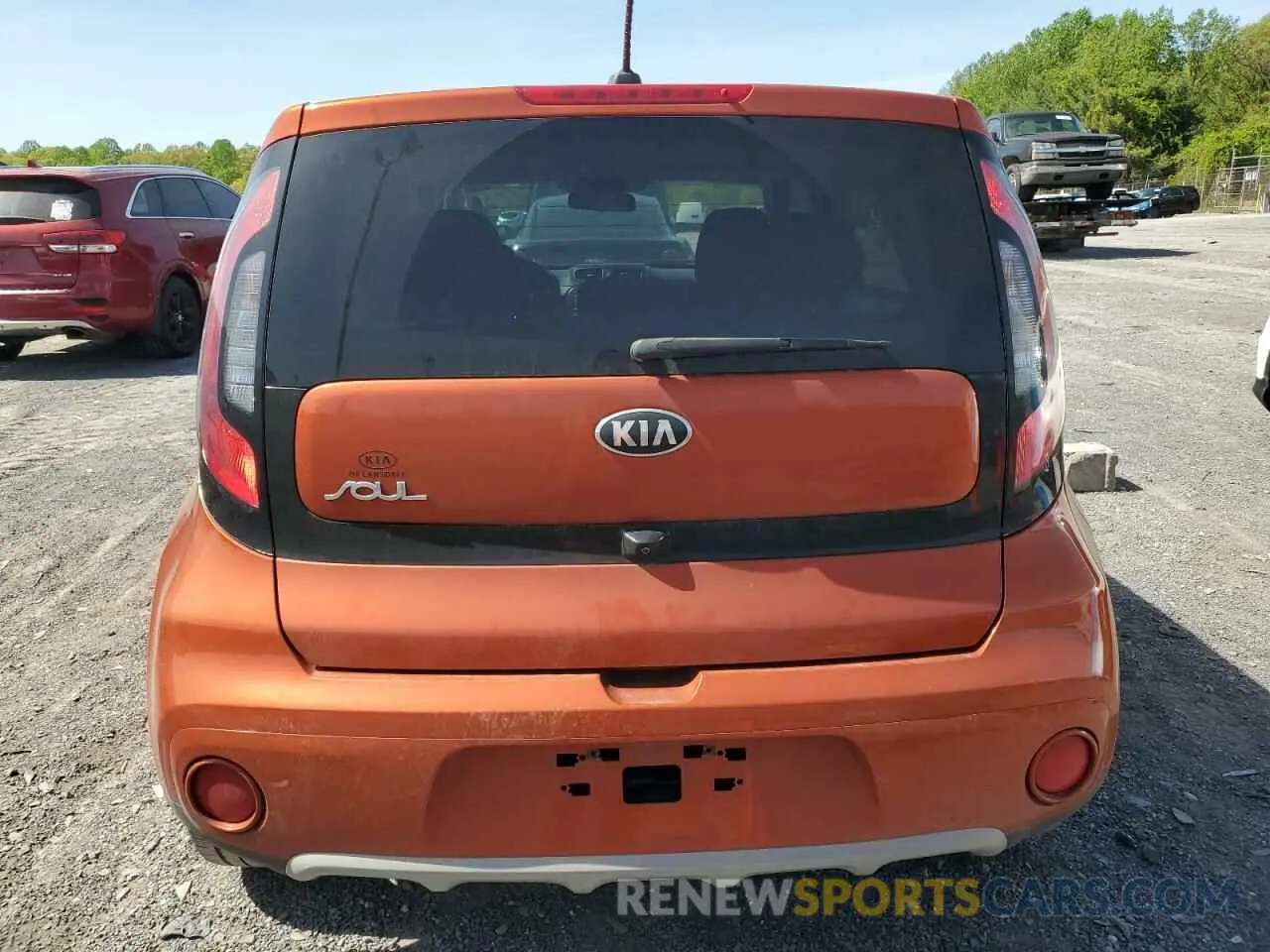 6 fotografías del automóvil dañado KNDJP3A50K7633474 KIA SOUL 2019