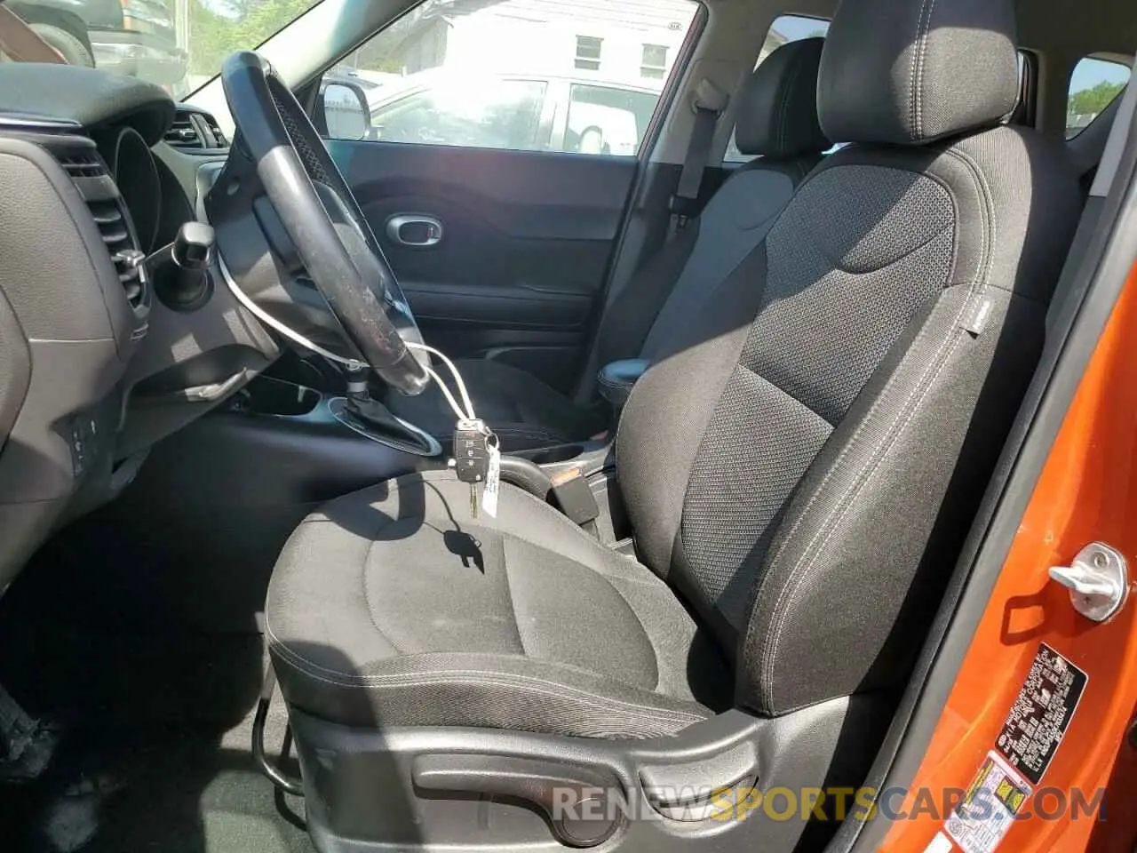 7 fotografías del automóvil dañado KNDJP3A50K7633474 KIA SOUL 2019