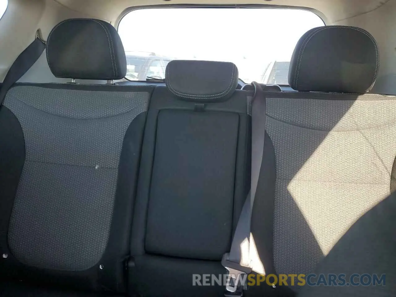 10 fotografías del automóvil dañado KNDJP3A50K7640456 KIA SOUL 2019