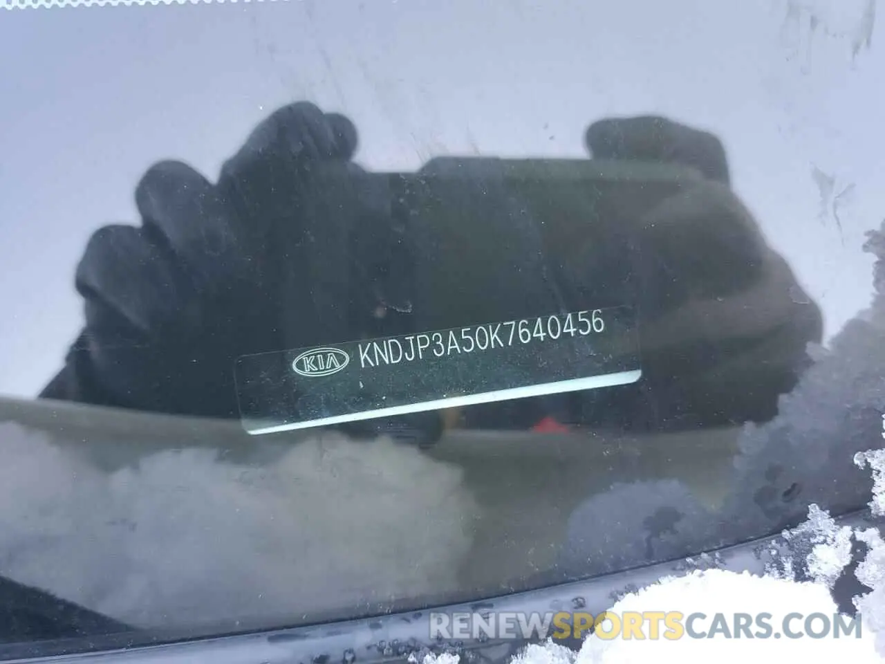 13 fotografías del automóvil dañado KNDJP3A50K7640456 KIA SOUL 2019