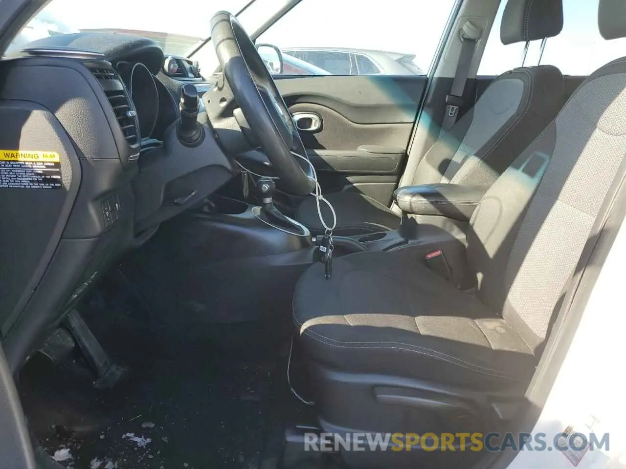7 fotografías del automóvil dañado KNDJP3A50K7640456 KIA SOUL 2019
