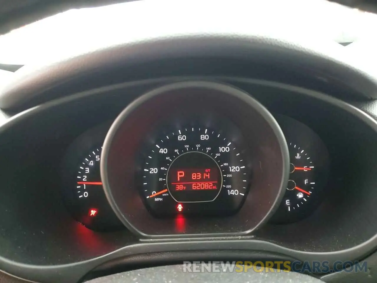 9 fotografías del automóvil dañado KNDJP3A50K7649934 KIA SOUL 2019