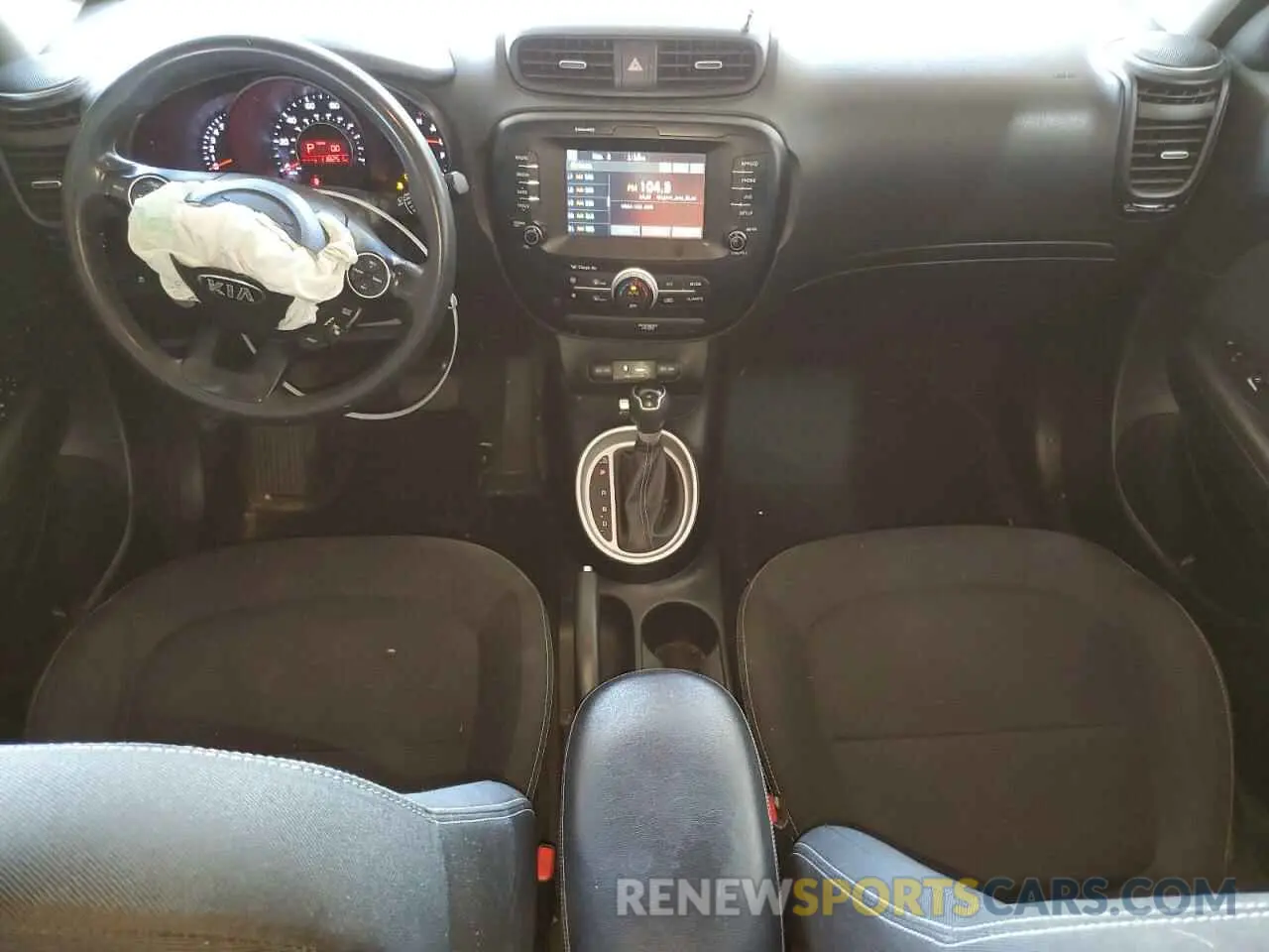 8 fotografías del automóvil dañado KNDJP3A50K7699491 KIA SOUL 2019