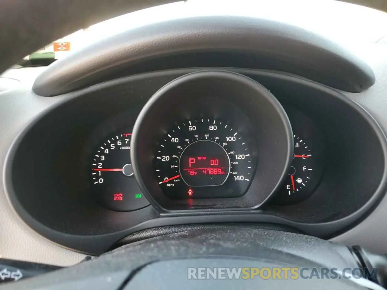 9 fotografías del automóvil dañado KNDJP3A51K7000093 KIA SOUL 2019