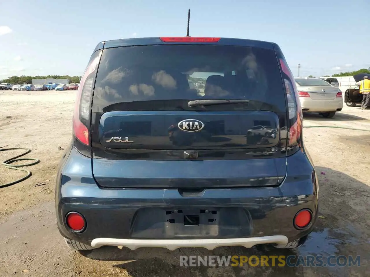 6 fotografías del automóvil dañado KNDJP3A51K7012194 KIA SOUL 2019