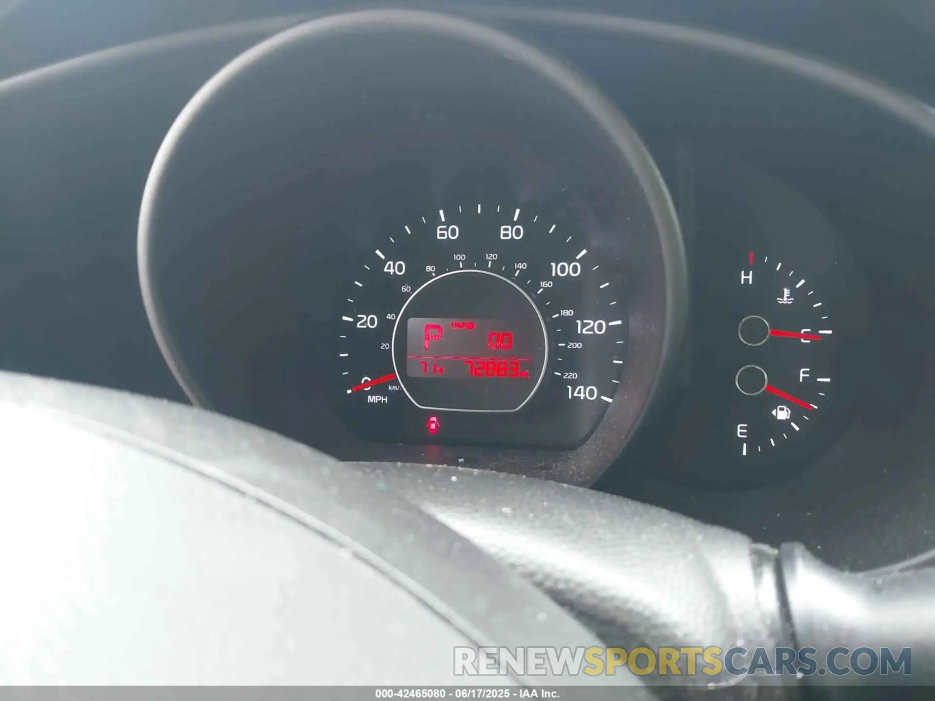16 fotografías del automóvil dañado KNDJP3A51K7673790 KIA SOUL 2019