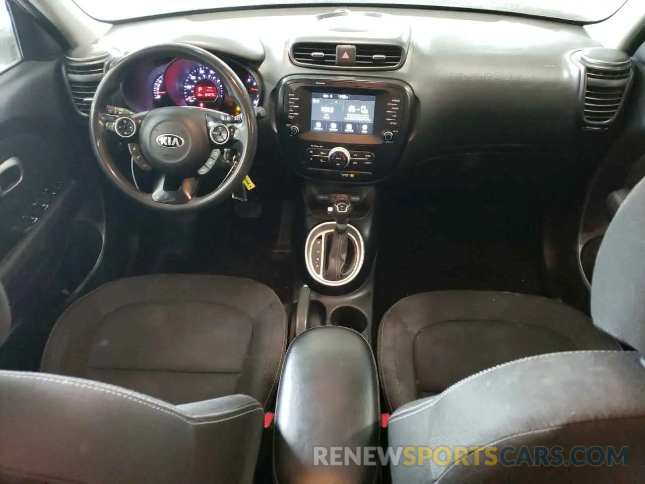 8 fotografías del automóvil dañado KNDJP3A51K7676205 KIA SOUL 2019