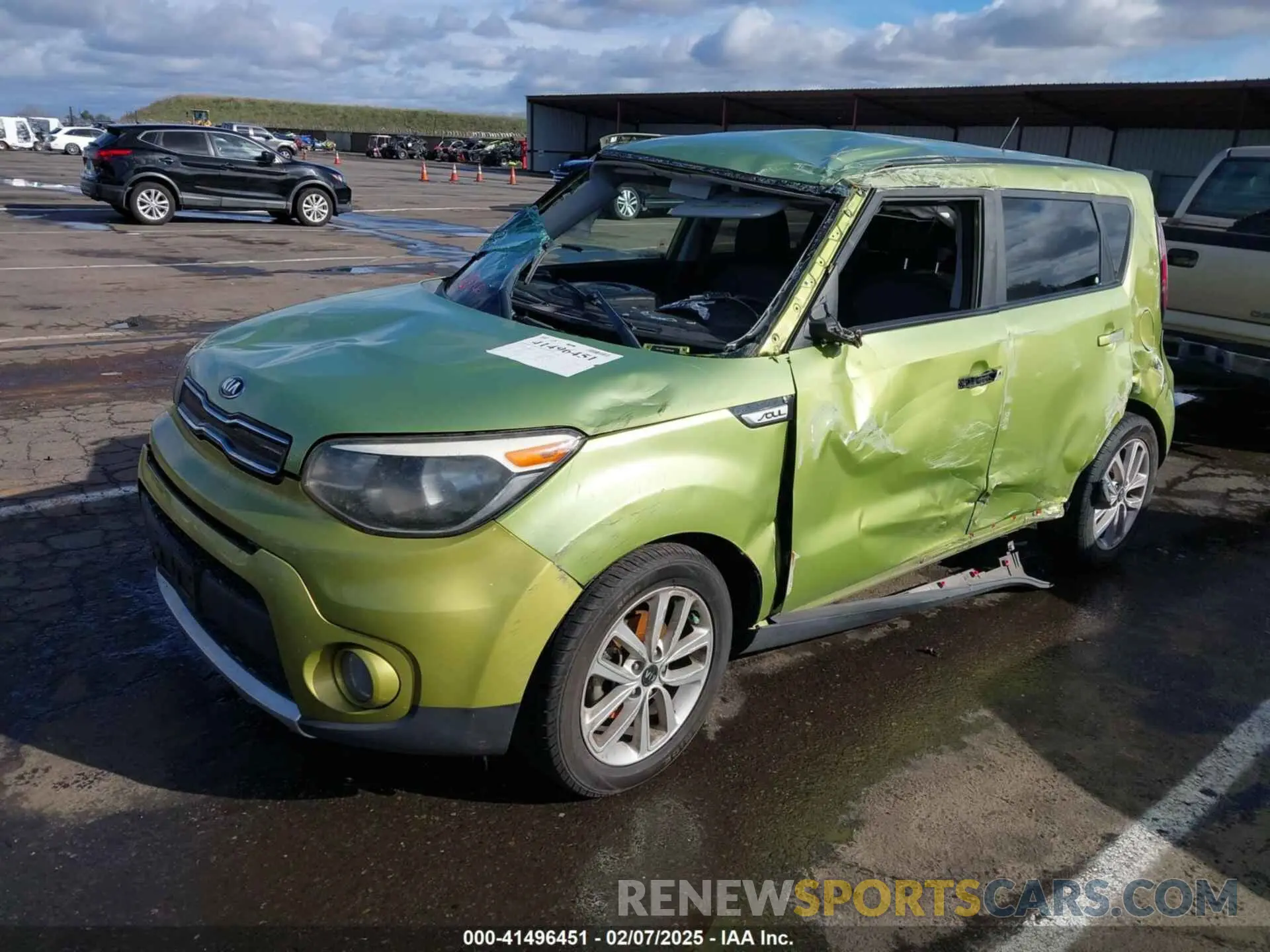 2 fotografías del automóvil dañado KNDJP3A51K7914196 KIA SOUL 2019