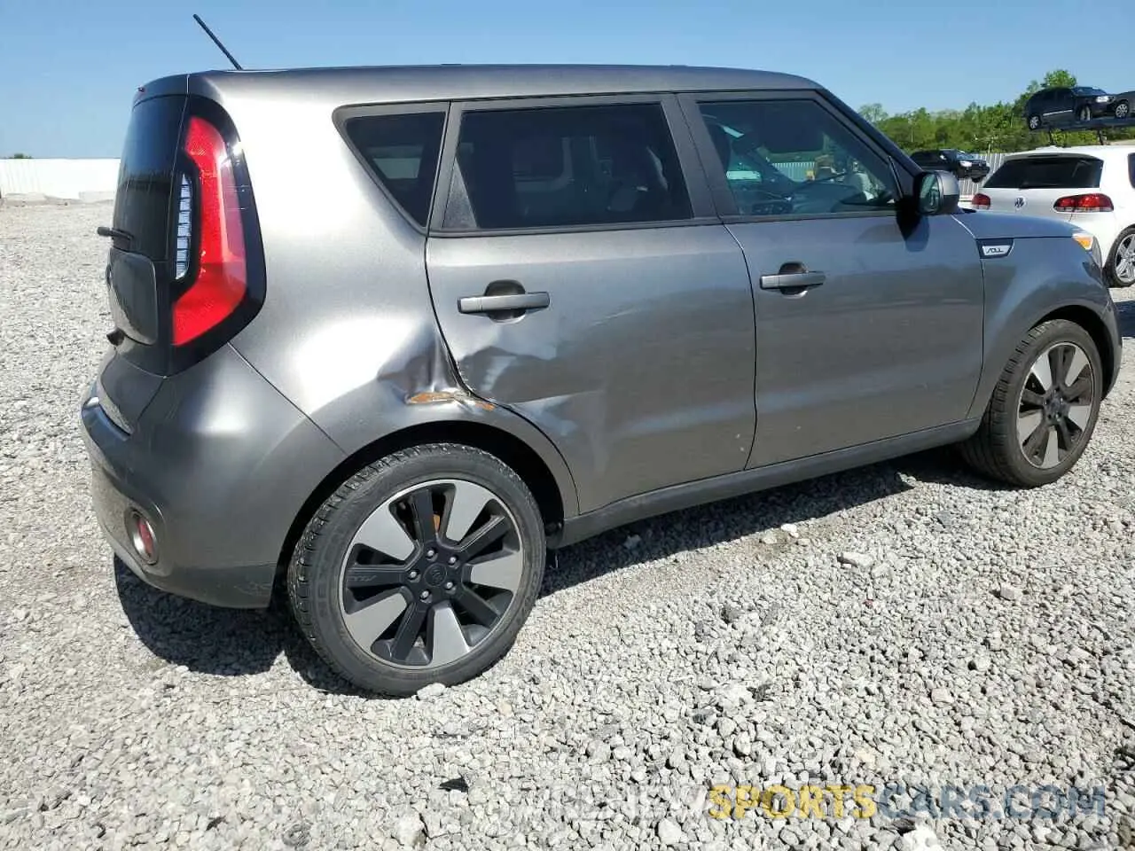 3 fotografías del automóvil dañado KNDJP3A52K7017744 KIA SOUL 2019