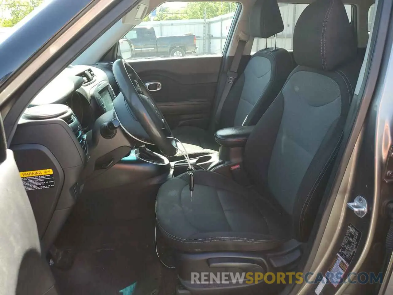 7 fotografías del automóvil dañado KNDJP3A52K7017744 KIA SOUL 2019