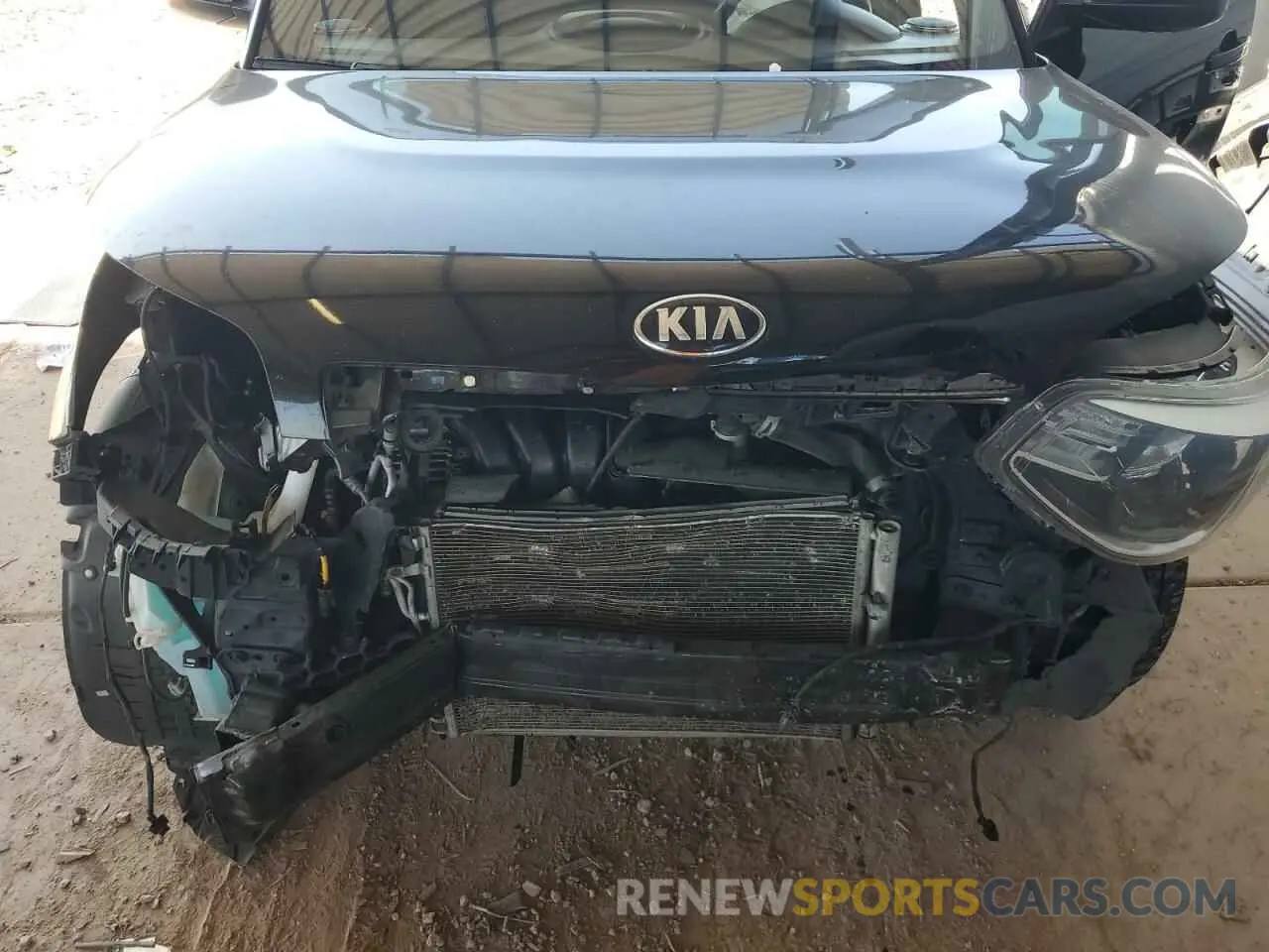 13 fotografías del automóvil dañado KNDJP3A53K7000970 KIA SOUL 2019